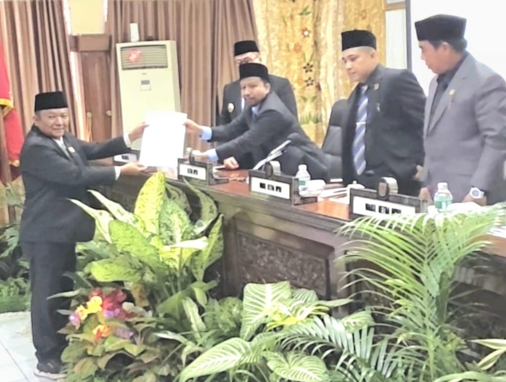Rapat Paripurna LKPJ 2025, DPRD Bukittinggi Serahkan 147 Rekomendasi ke Pemko