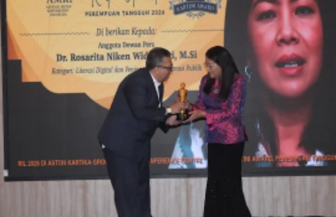 Dari Balik Mikrofon RRI Menuju Kartini Award AMKI Media Indonesia Yang Mendunia