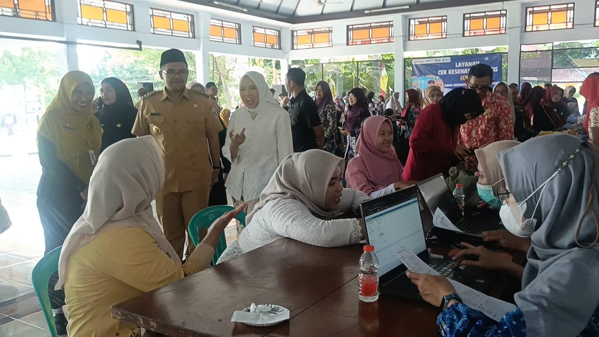 Bakti Sosial Hari Kartini di Batang, 300 Warga Nikmati Layanan Kesehatan Gratis dari Dokter Spesialis