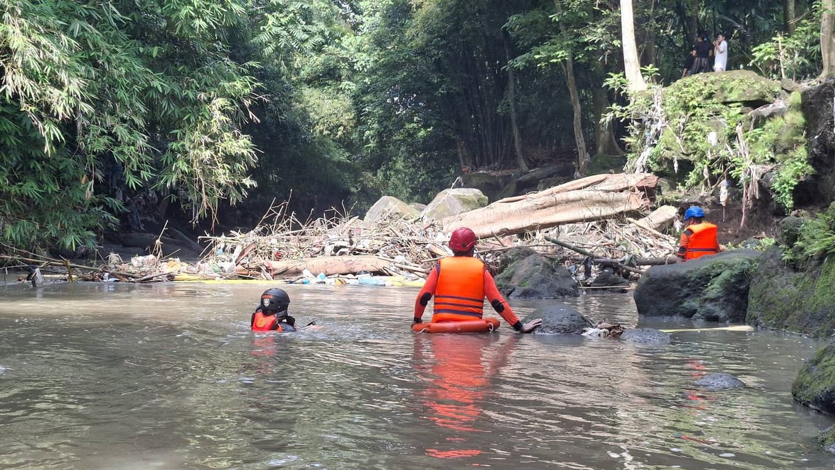 Tim SAR Mataram Berhasil Temukan Remaja yang Hanyut Meninggal Dunia