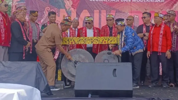 Di Rumah Betang Lingga, Naik Dango Jadi Ruang Bertemunya Tradisi dan Generasi