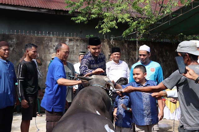 Polres Ketapang Salurkan 14 Hewan Kurban, Kapolres: Idul Adha Momentum Perkuat Kepedulian Sosial