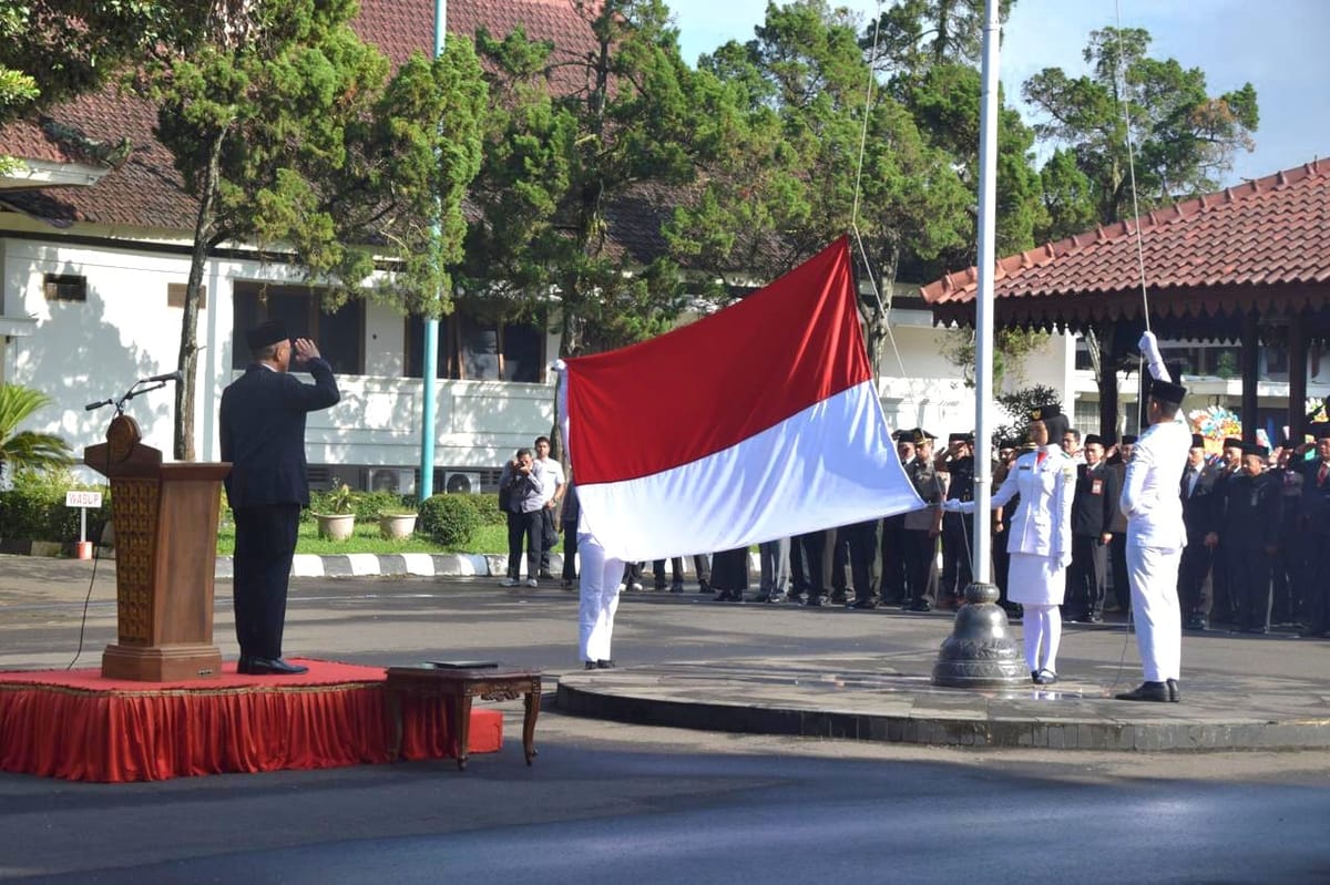 Bupati Sadewo Tegaskan Akses Pendidikan Inklusif di Peringatan Hardiknas Banyumas