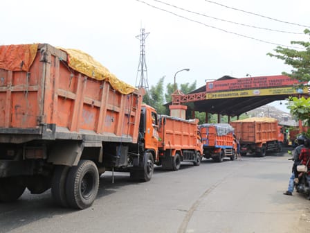 Sampah Tak Cukup Diimbau:  Saatnya Penegakan Aturan dan Fasilitas Berbicara