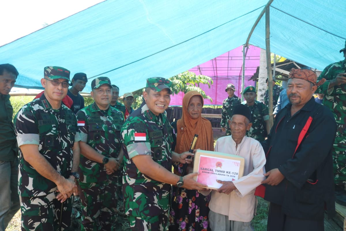 Pangdam Pattimura Tinjau TNI Manunggal Membangun Desa di Desa Waimili