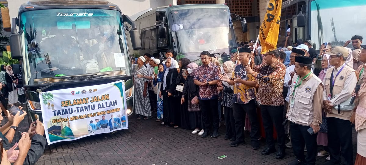 Lepas Jamaah Calon Haji Ambon, Bodewin Wattimena Doakan Jadi Haji Mabrur