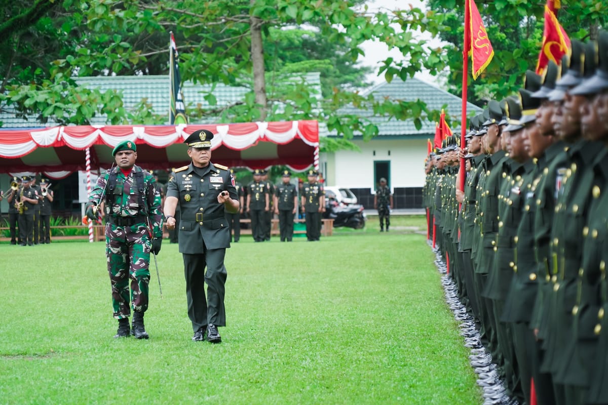 Pesan Tegas Pangdam XV/Pattimura Saat Lantik 976 Prada Baru