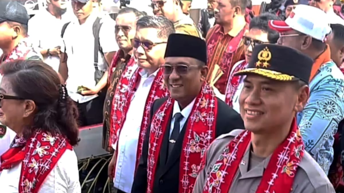 Bodewin Wattimena dan Ely Toisutta Hadiri Pelantikan Raja Siri Sori Islam
