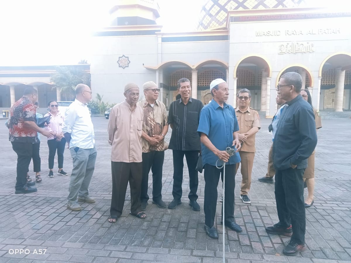 Sinode GPM Serahkan Sapi Kurban ke Masjid Al-Fatah, Perkuat Persaudaraan Lintas Iman di Ambon