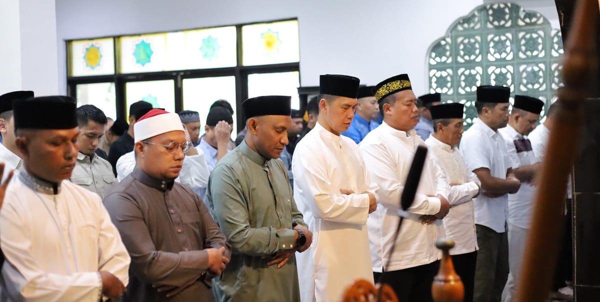 Gelar Sholat Idul Adha, Kapolda Maluku: Semangat Idul Adha Harus Menjadi Energi Pengabdian Polri untuk Masyarakat