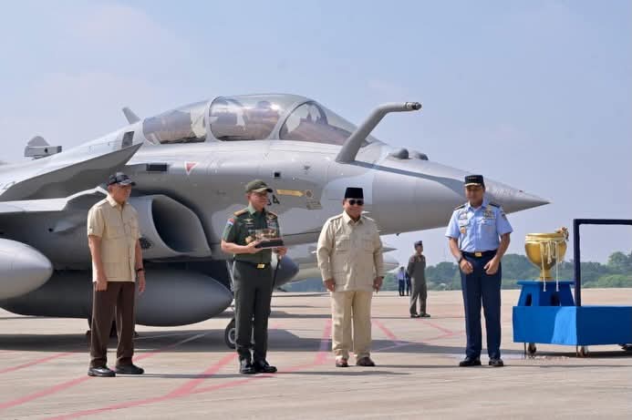 Presiden Prabowo Serahkan Pesawat MRCA Rafale dan Sistem Pertahanan Modern untuk Perkuat Pertahanan Udara Nasional
