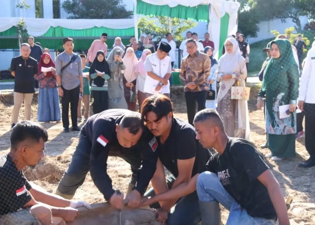 Pemko Bukittinggi dan Mitra Kerja Sembelih 12 Ekor Sapi Qurban