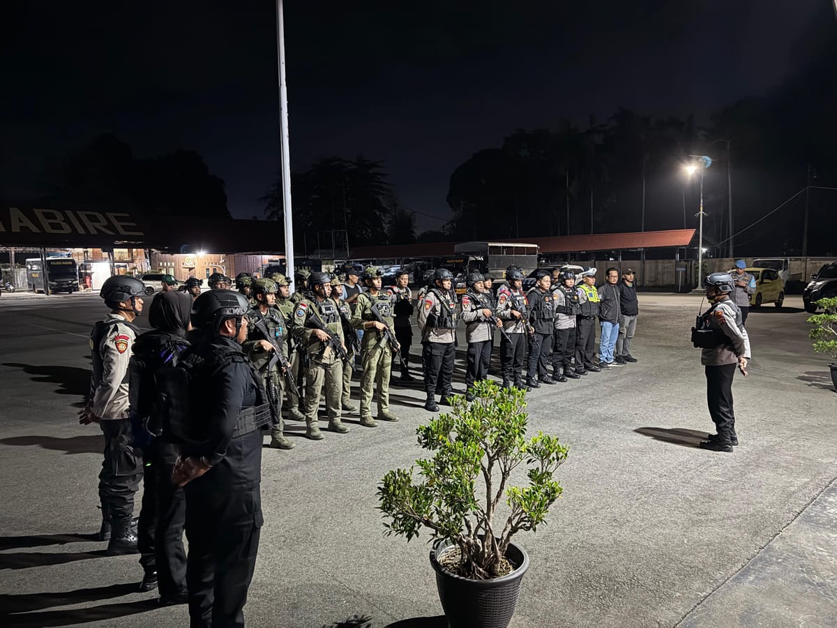 Patroli Gabungan dan Razia Malam di Nabire, Satgas Ops Damai Cartenz 2026 Amankan Senjata Tajam