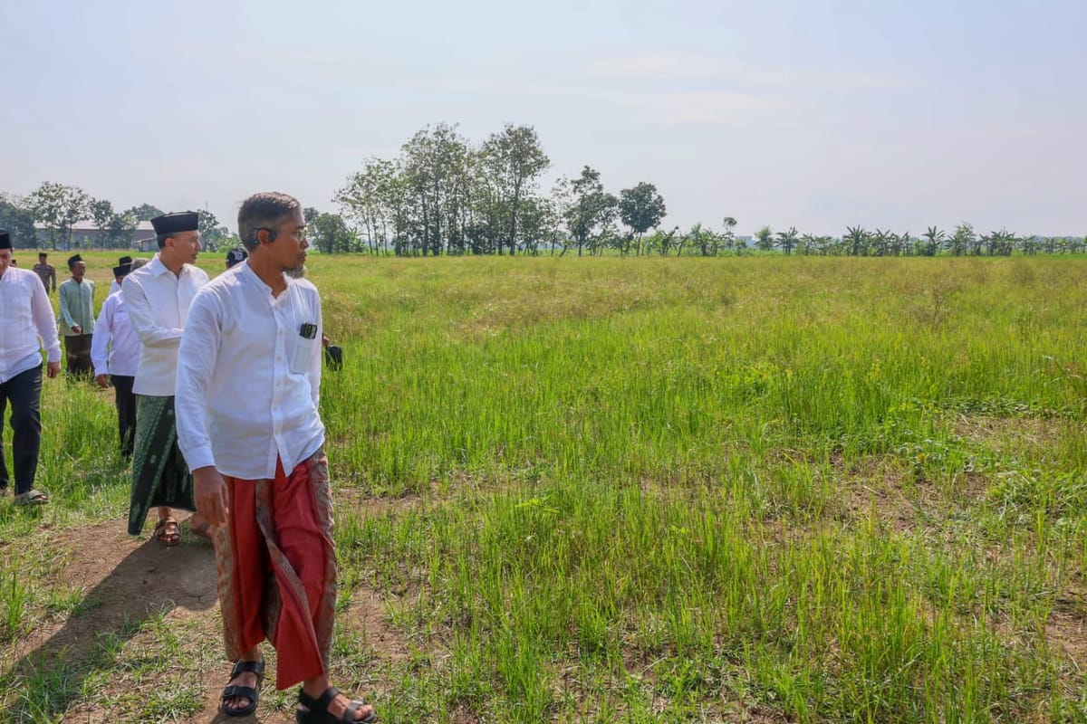 Sekda Sumarno Prioritaskan Lahan Pertanian Warga yang Masih Terendam Lumpur