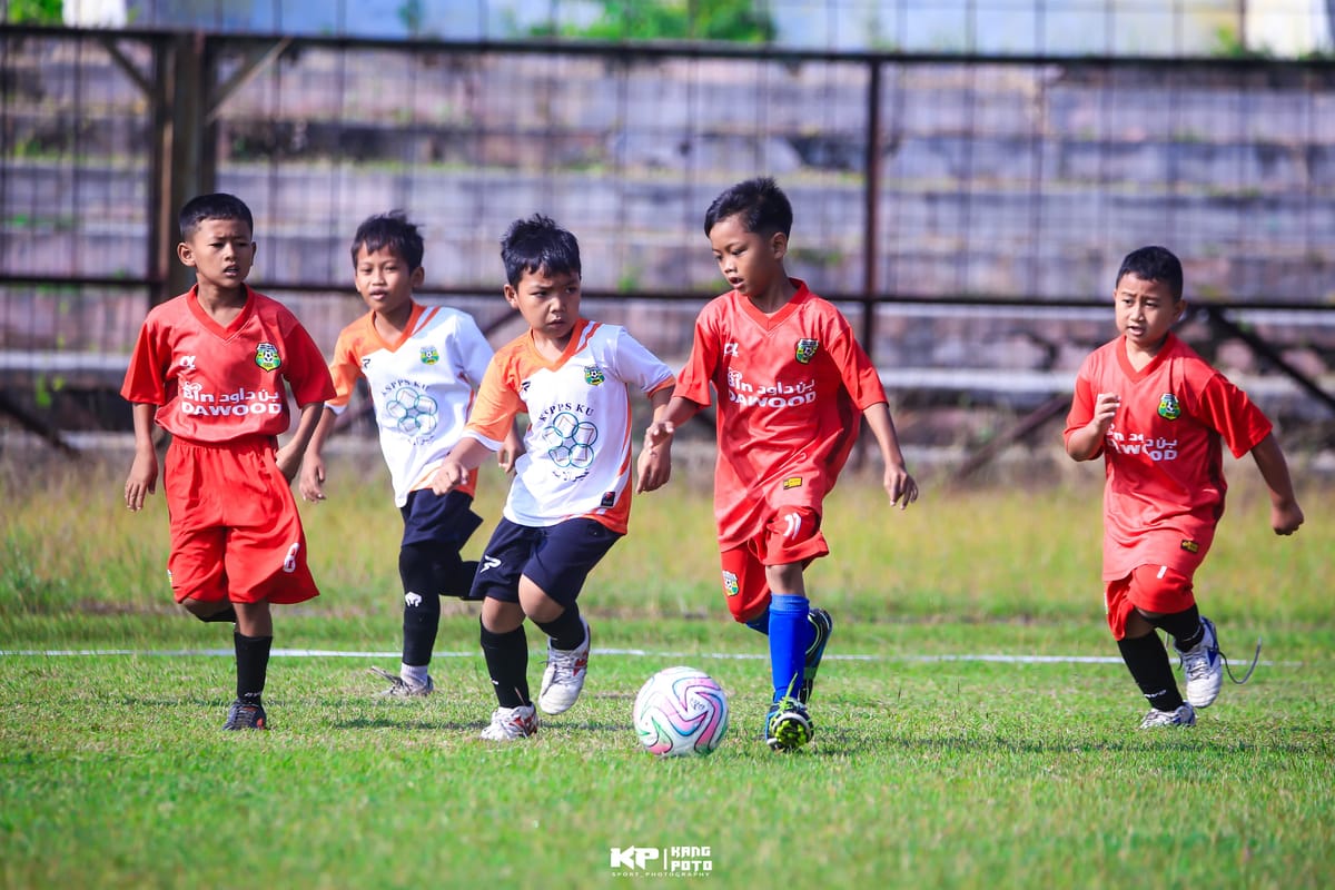 Puluhan Pesepakbola Cilik Ikuti Festival FORSGI di Stadion Krida Rembang