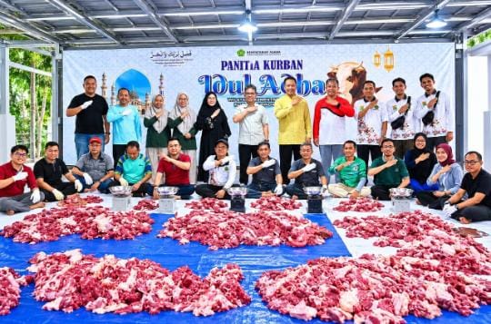 Jaga Syariat dan Berbagi Kebahagiaan, Kemenag Kalteng Salurkan 600 Paket Daging Kurban