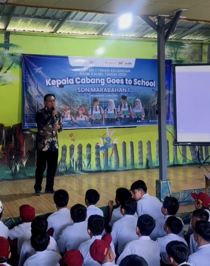 Di Momen Hardiknas, Bank Kalsel Cabang Marabahan Gelar "Kepala Cabang Goes To School" di SDN Marabahan 1