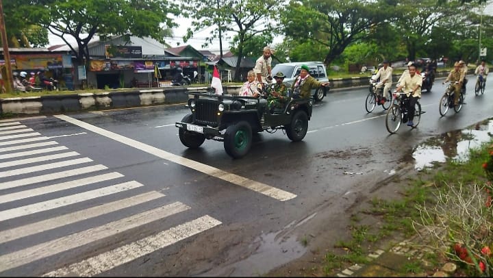 Peringati HUT Proklamasi Gubernur Tentara ALRI ke 77, UNUKASE Fasilitasi Komunitas Pesepeda Onthel dengan Rest Area