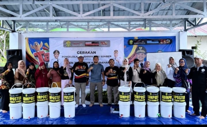 Pengelolaan Sampah, PAM Serahkan 100 Komposter kepada Masyarakat