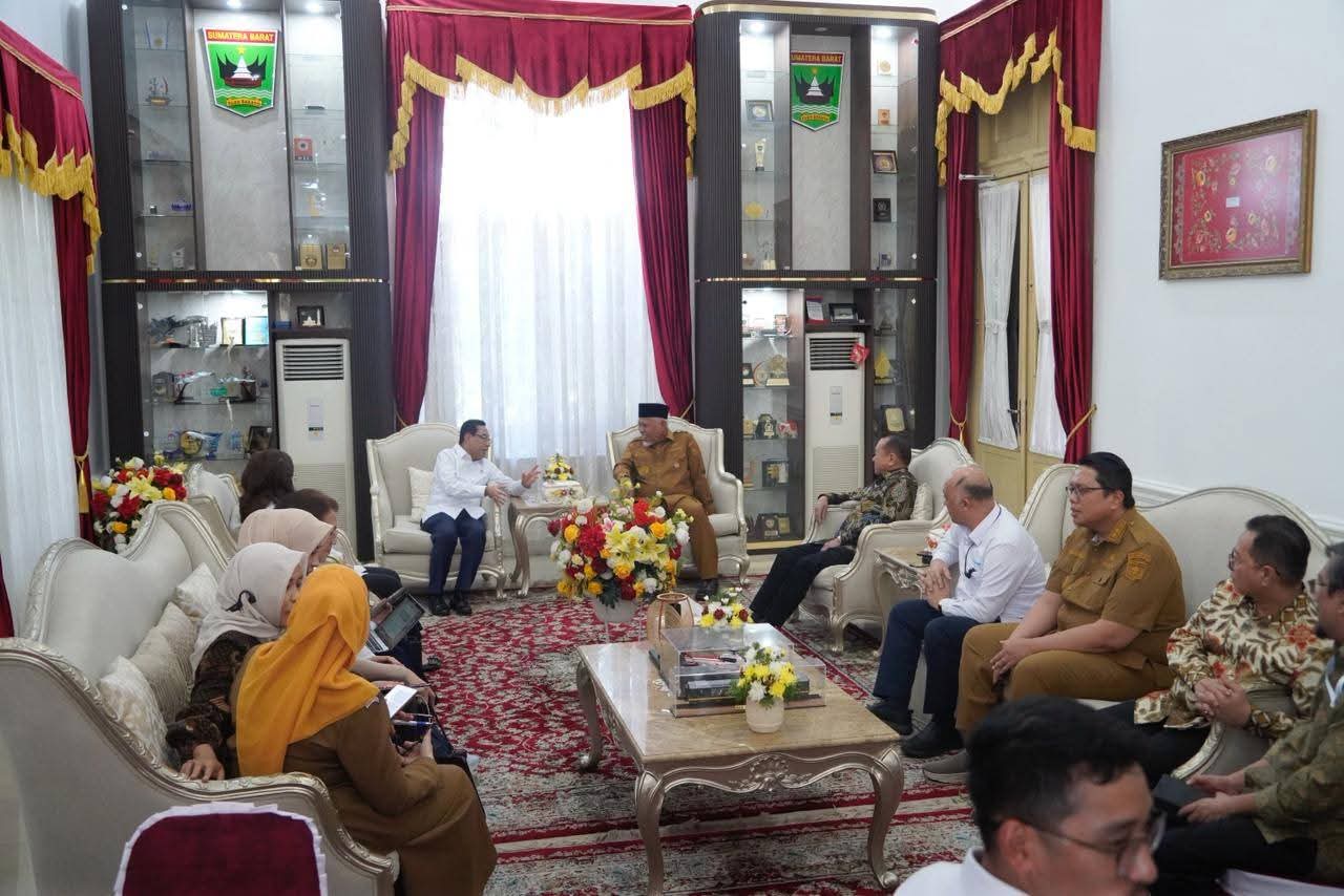 Sambut Wamenkes RI, Wabup Ahmad Fadly Sebut Kunjungan Jadi Angin Segar bagi Sektor Kesehatan Tanah Datar