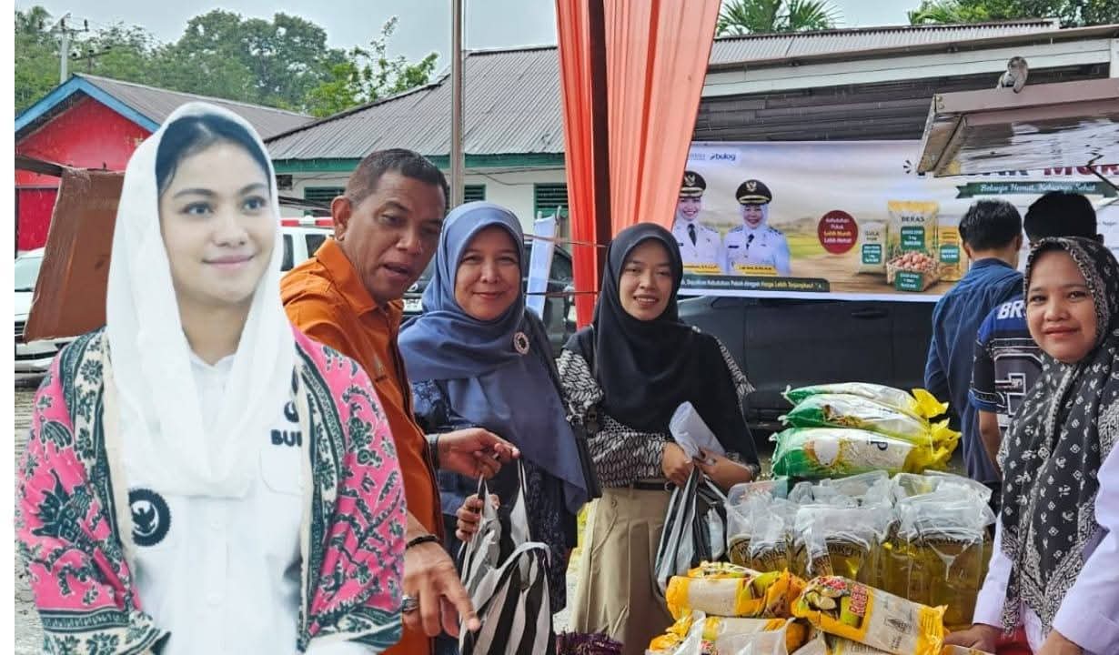 Meski Diguyur Hujan, Pasar Murah Pemkab Dharmasraya di Koto Baru Diserbu Warga