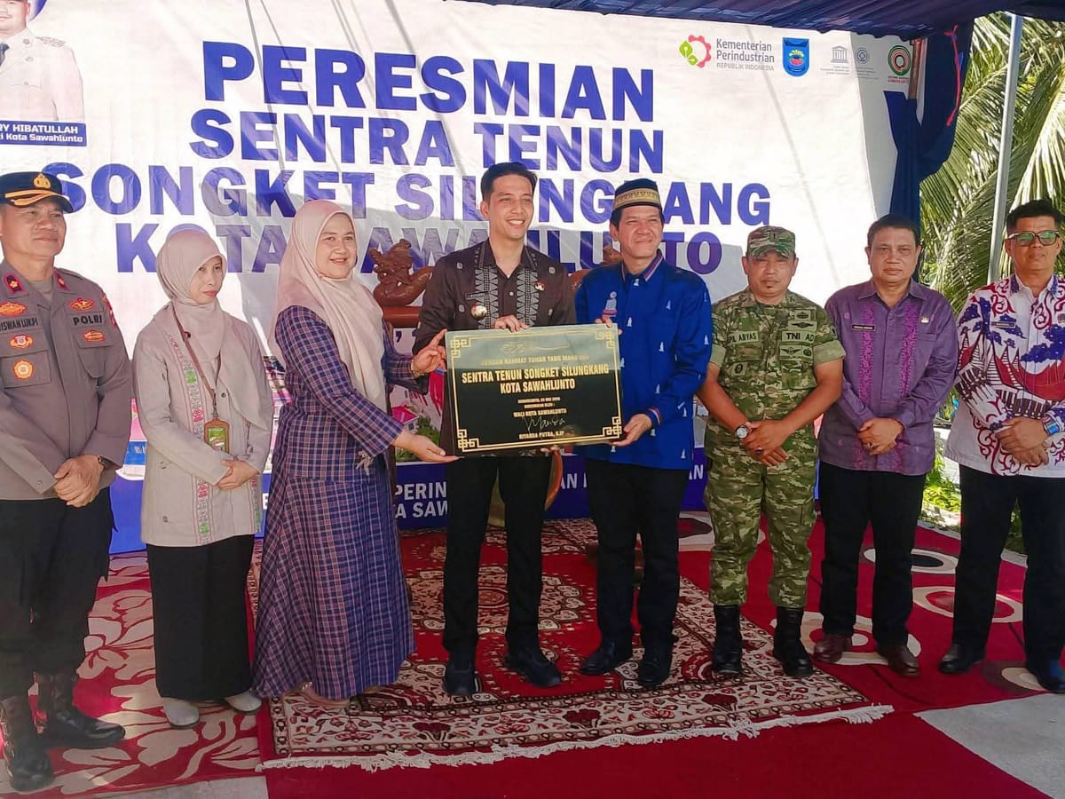 Resmikan Sentra Tenun Songket Silungkang, Wali Kota Sawahlunto Dorong Ekonomi Kreatif dan Wisata Budaya