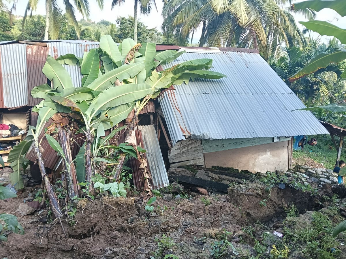 Longsor Dini Hari di Sawahlunto, Korban Jiwa Anak 12 Tahun, Rumah Warga Rusak Parah