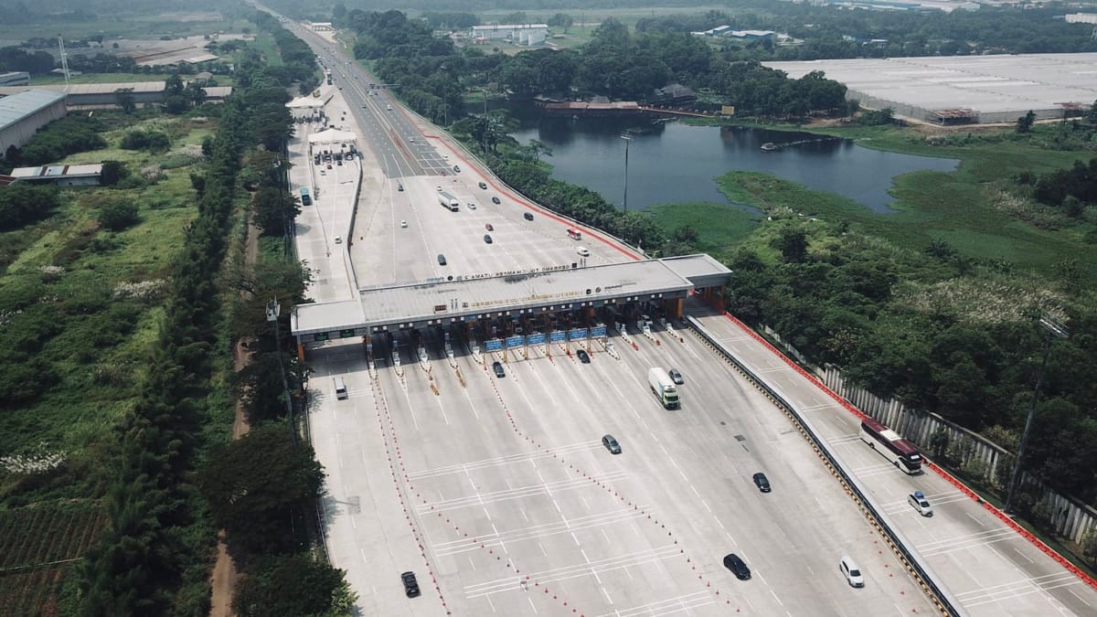Libur Panjang Hari Buruh Kendaraan Menuju Timur Trans Jawa Naik 30% di GT Cikampek Utama