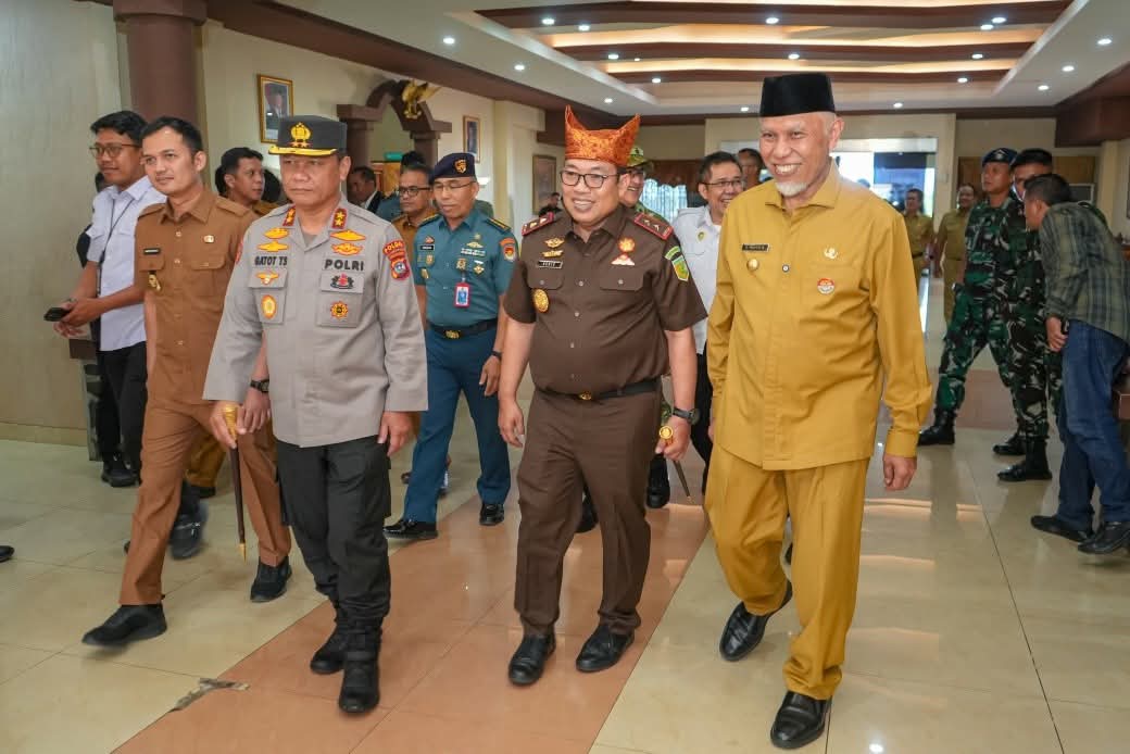 Gubernur Mahyeldi Sambut Kedatangan Dedie Tri Hariyadi Sebagai Kajati Sumbar yang Baru