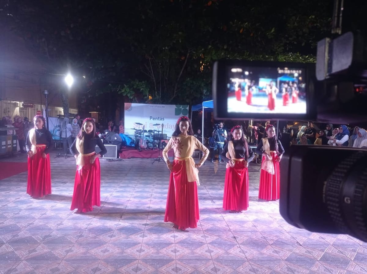Penampilan Seni dan Budaya di Kawasan Taman Kota Tua Padang Mampu Pikat Antusiasme Warga