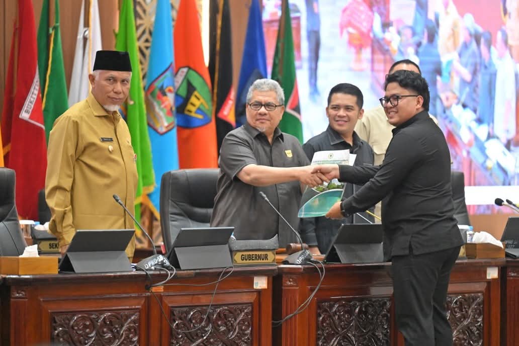 Gubernur Sumbar Mahyeldi Tekankan Ranperda Harus Realistis dan Berdampak bagi Masyarakat