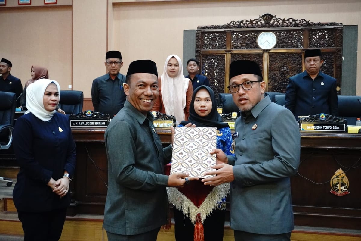Bupati Paris Yasir Hadiri Rapat Paripurna DPRD, Rekomendasi LKPJ Jadi Penguatan Program Pembangunan