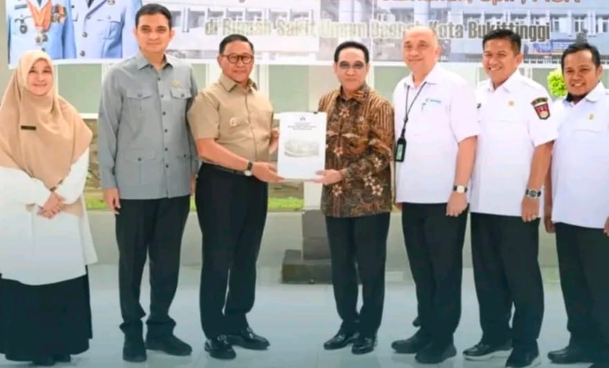 Wamenkes RI Kunjungi RSUD Bukittinggi, Wako Ramlan Serahkan Proposal Penunjang Kesehatan