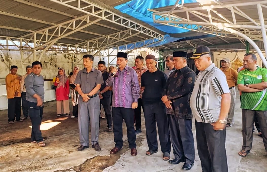 Sekda Sawahlunto Hadiri Penyembelihan Hewan Kurban Kemenag, 16 Ekor Sapi Disalurkan ke Madrasah