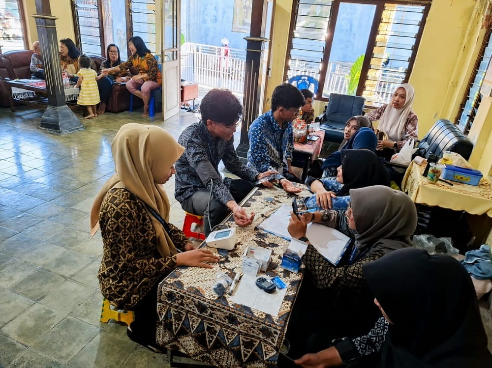 Mahasiswa Profesi Ners Universitas Aisyiyah Surakarta Ajak Warga Solo Kelola Sampah Jadi Bernilai Ekonomi
