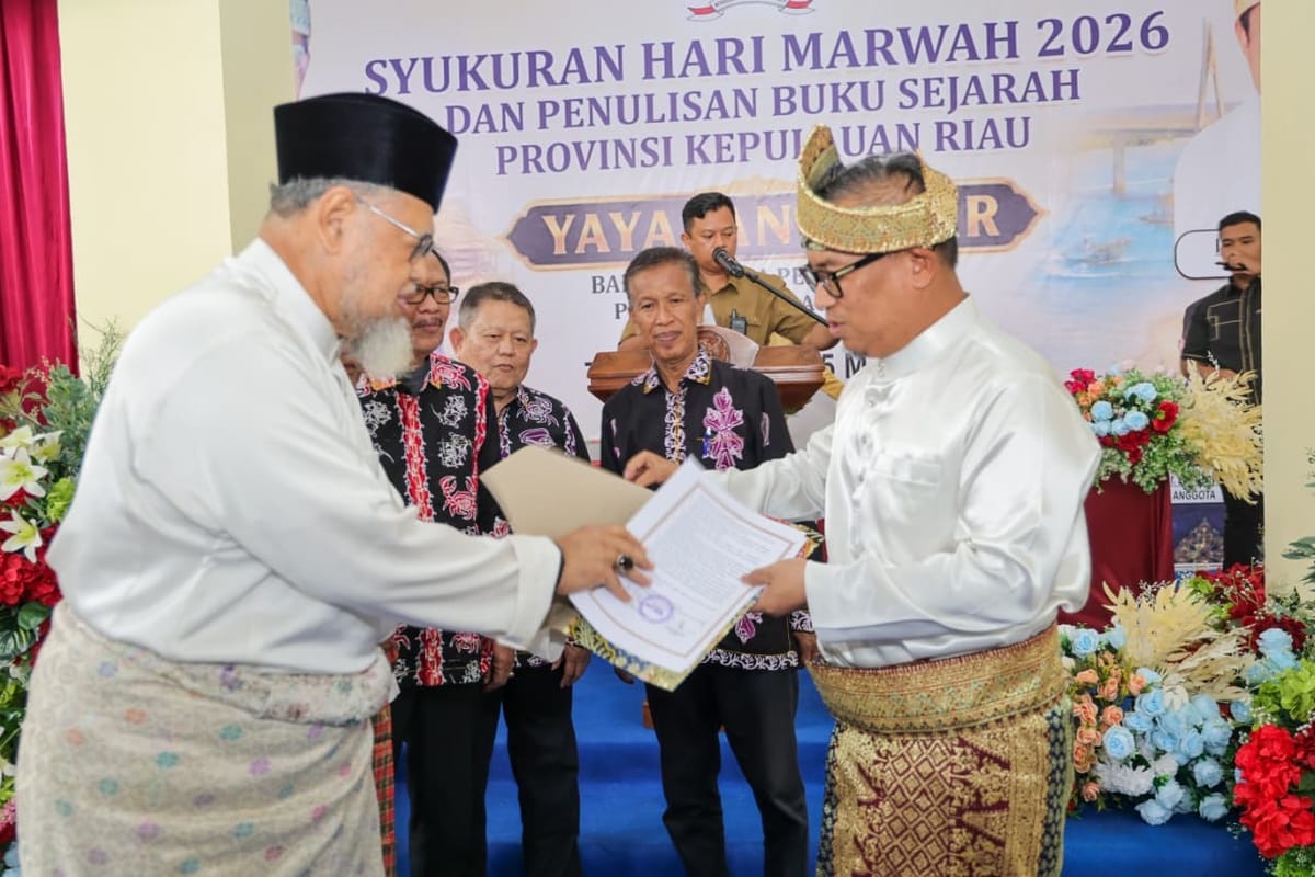 Peringatan Hari Marwah Kepri ditadai dengan penyerahan maklumat BP3KR kepada Pemprov Kepri.