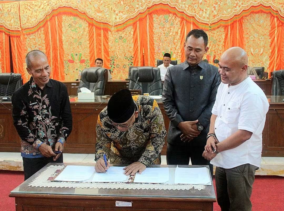 DPRD Pasaman Barat Sahkan Ranperda Pertanggungjawaban APBD 2025, Bupati Dorong Percepatan Belanja dan PAD