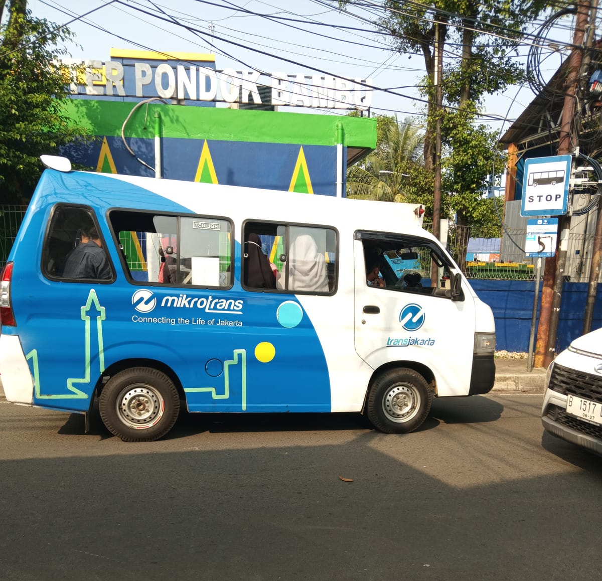 Fasilitas Mikrotrans Makin Kece, Mengapa Pemilik Mobil Pribadi Masih Enggan Beralih ?