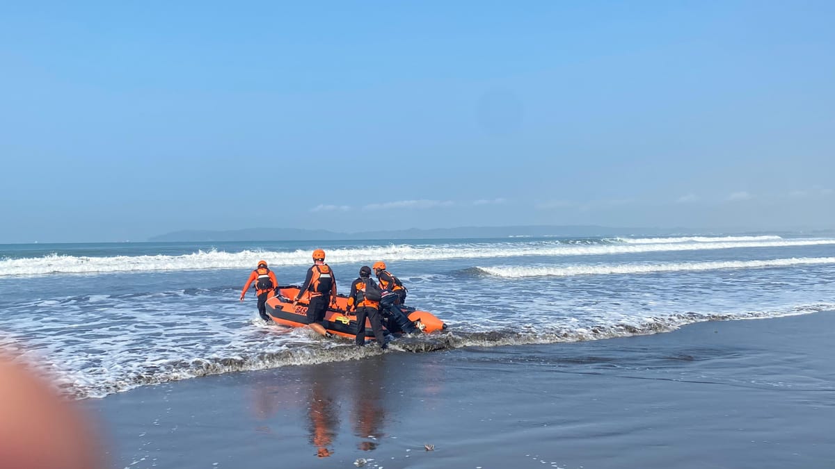 Hari Kedua Pencarian, Dua Remaja Korban Terseret Ombak Pantai Menganti Kisik Belum Ditemukan