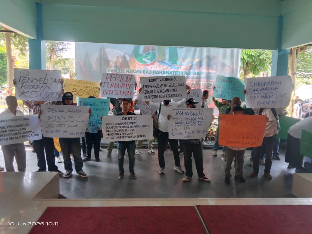 Lambatnya Pelayanan, Paguyuban PPAT Gelar Aksi di Kantor BPN Sleman