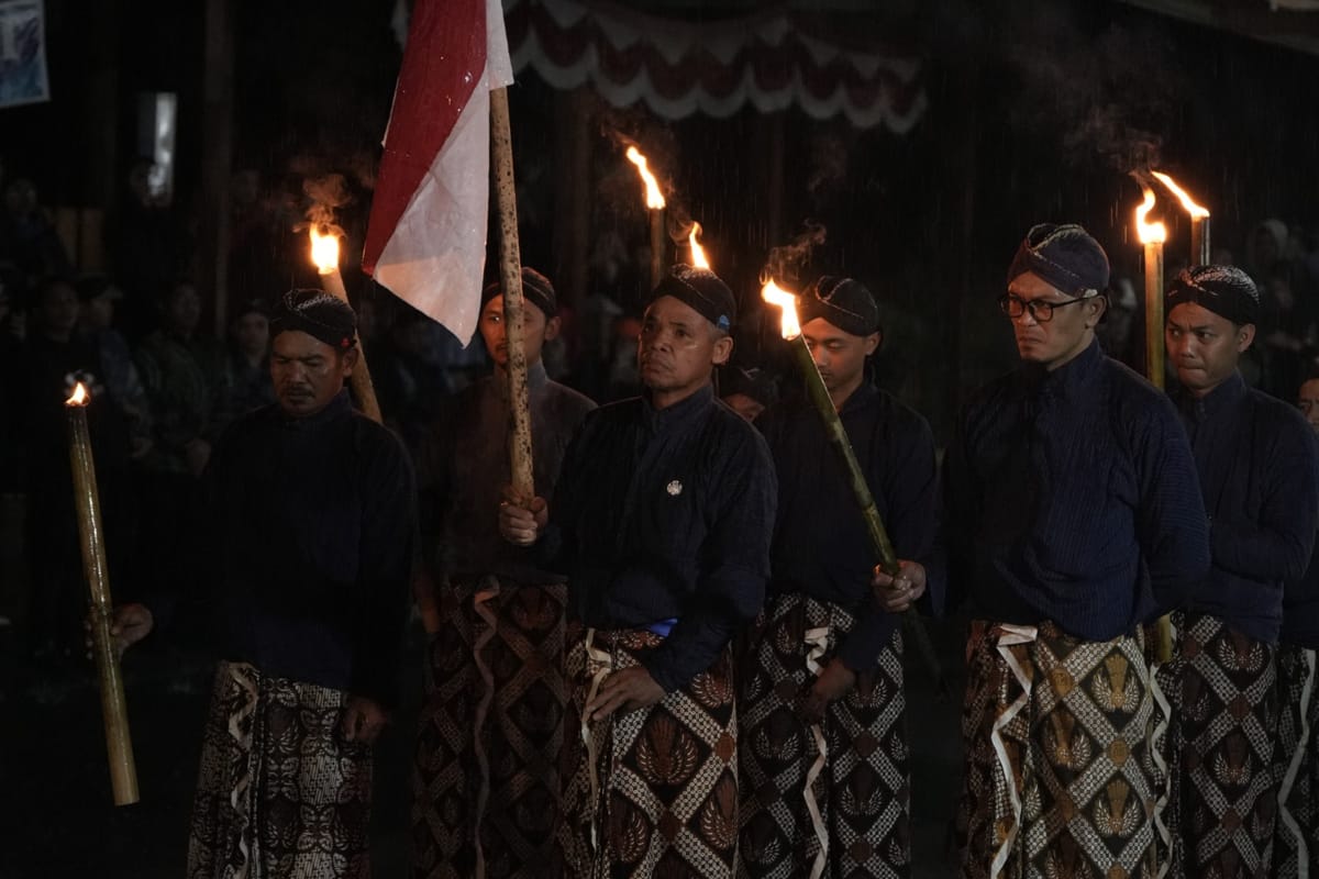 Peringati Malam 10 Suro, Laku Tapa Brata Hargo Merapi Berlangsung Khidmat