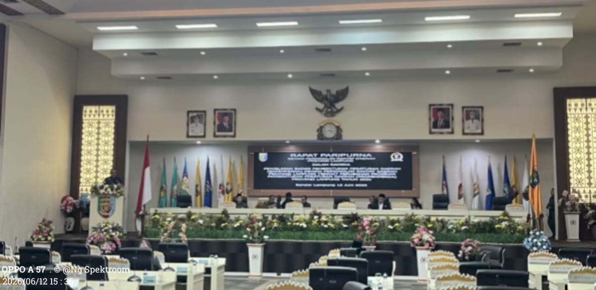 Rapat Paripurna DPRD Lampung Bahas Perubahan Propemperda Tahun 2026 oleh Bapemperda DPRD