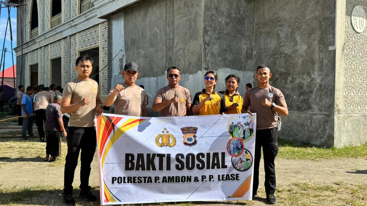 Polresta Ambon Giat Bakti sosial Salurkan Bantuan Olahraga di Mamala-Morella