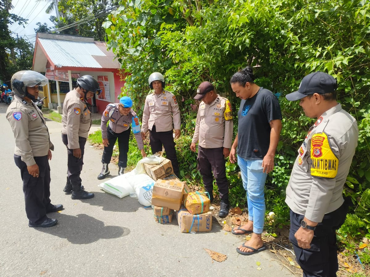 Personel Polsek Salahutu amankan 200 liter miras tradisional jenis sopi saat Razia