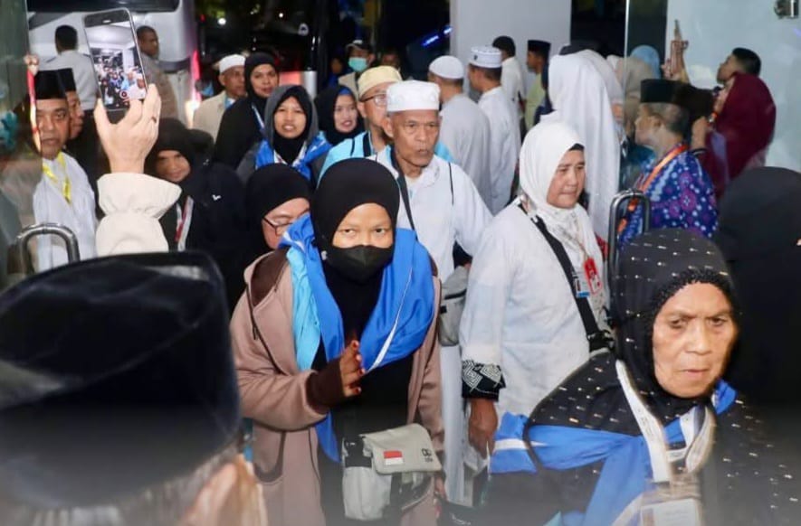Sebanyak 442 Jemaah Haji Kloter 1 Debarkasi Batam Tiba di Tanah Air