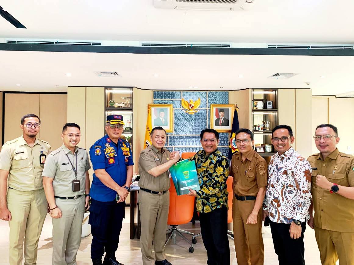 Lobi Pemprov DKI Jakarta, Bupati JKA Perjuangkan Hibah Mobil Damkar dan Armada Sampah untuk Padang Pariaman