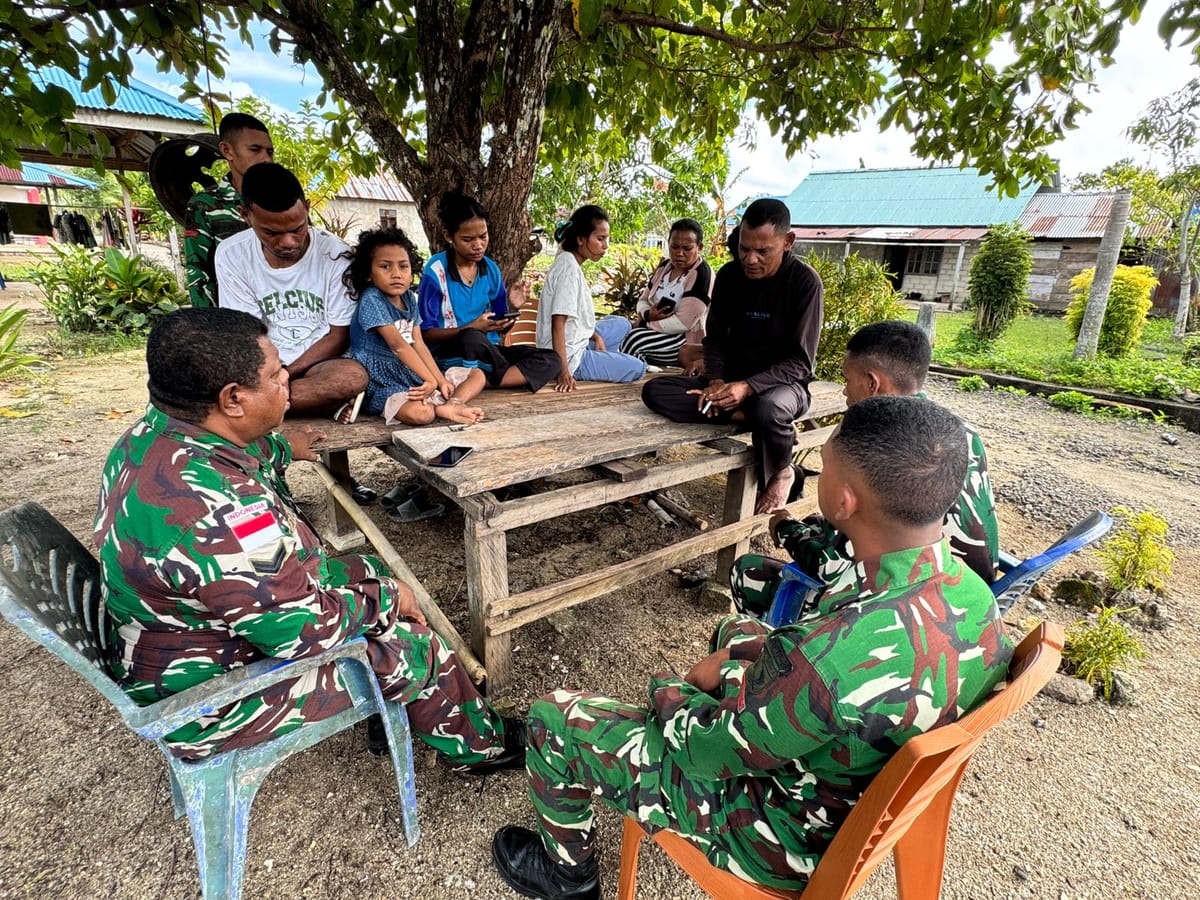 Sosialisasi TNI Buka Wawasan Masyarakat Desa Lermatang Dukung Pembangunan PSN LNG Blok Masela