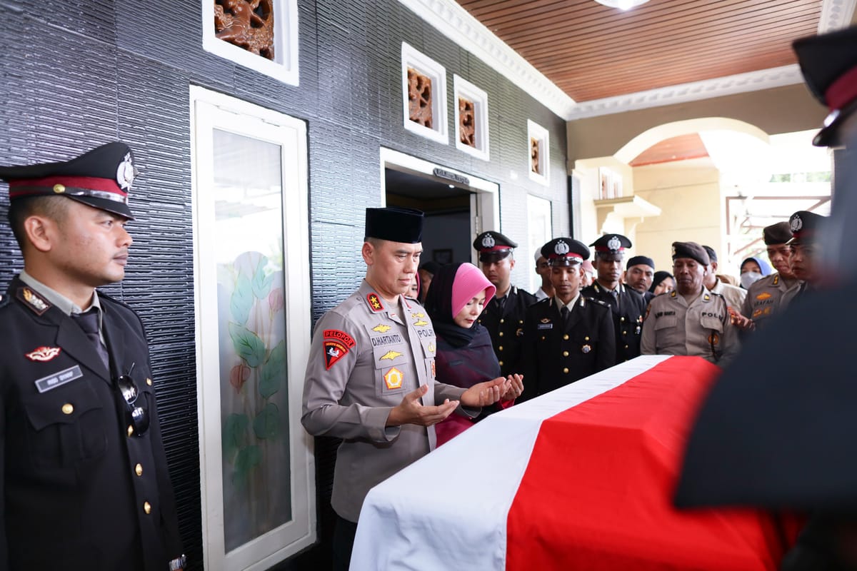 Gugur Selamatkan Pelajar Tenggelam, Kapolda Maluku Sebut Briptu Ananda Tutupoho Pahlawan Kemanusiaan
