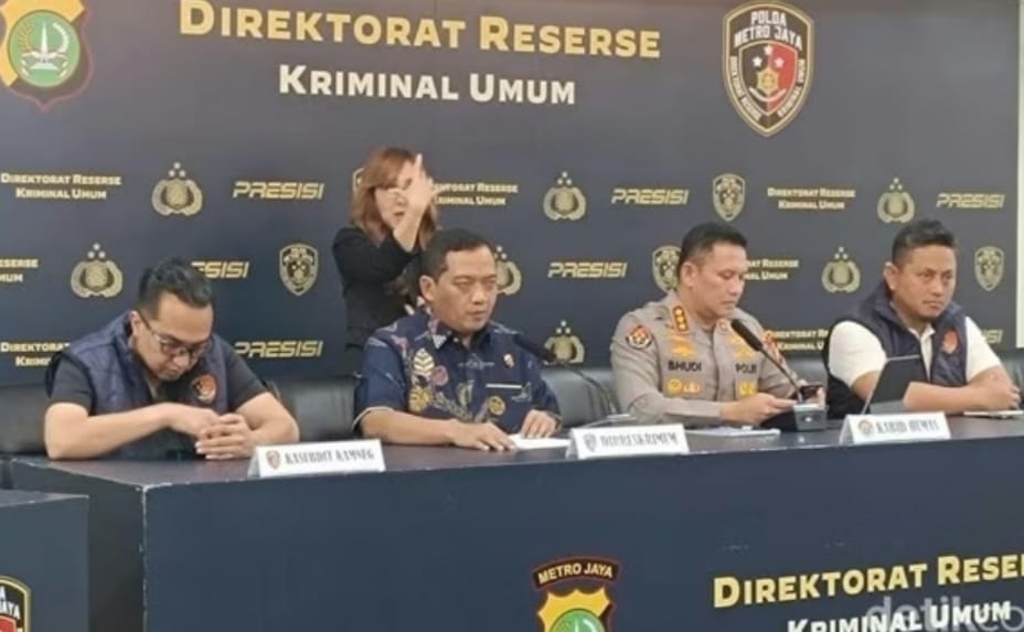 Polda Metro Jaya Mengamankan  Roy Suryo dan dr Tifa Kasus Dugaan Pencemaran Nama Baik