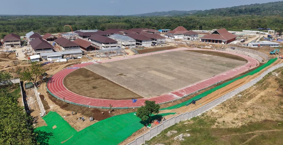 Sekolah Rakyat Indramayu  Lapangan Sepak Bola Rumputnya Standar FIFA